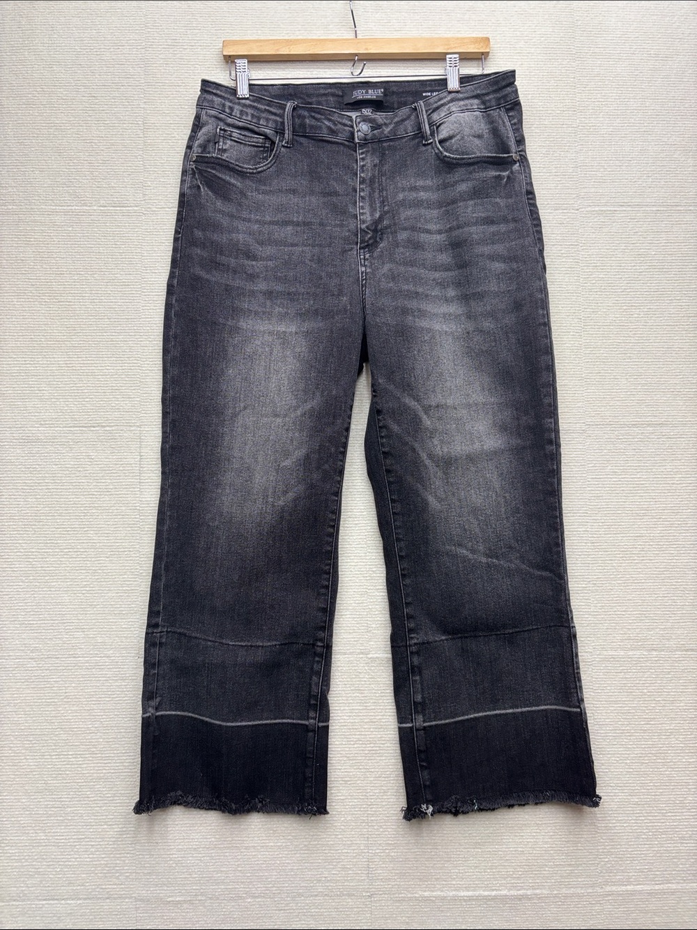 Judy Blue Wide Leg Black Wash Jeans crop 15/32 15 32